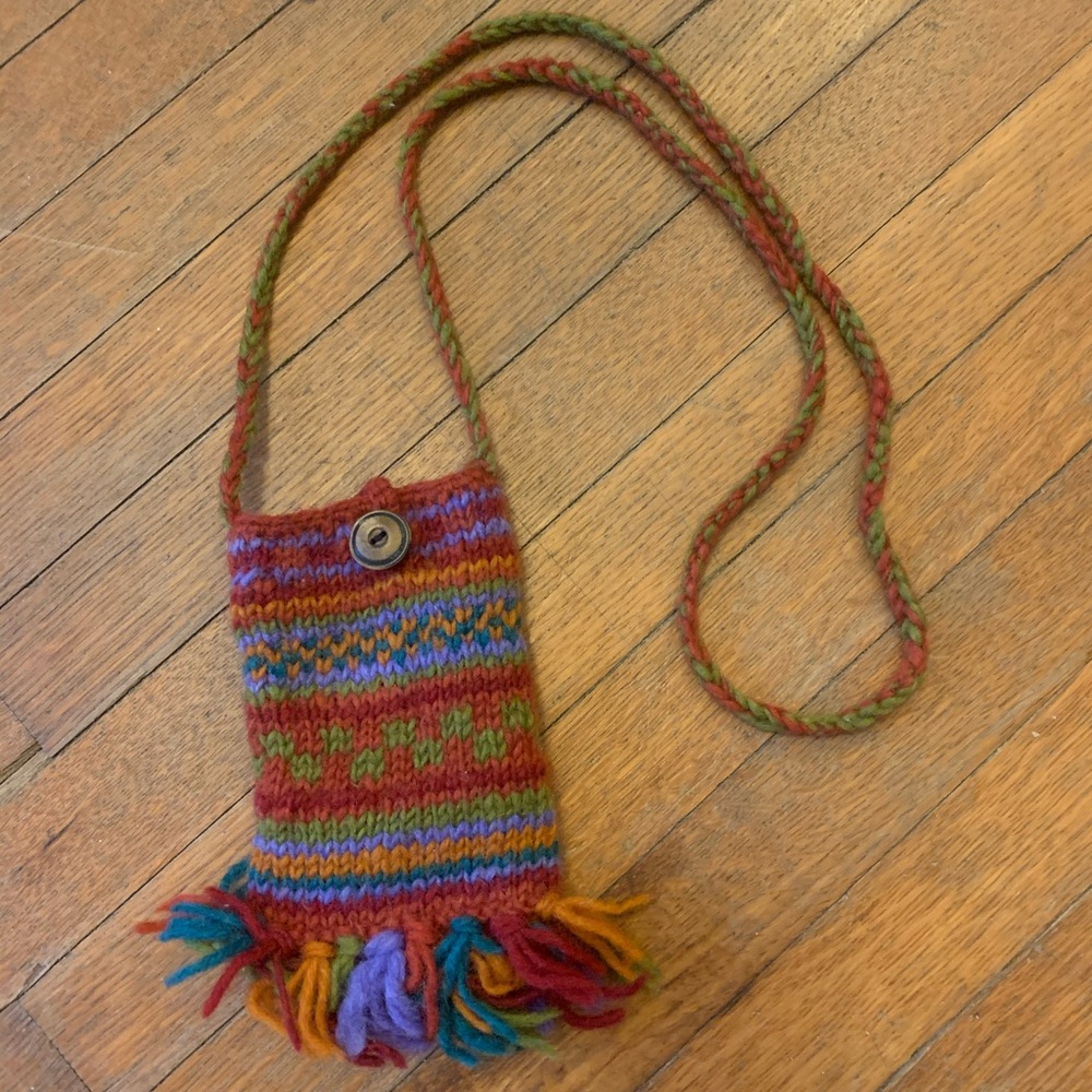 Small knit shoulder bag